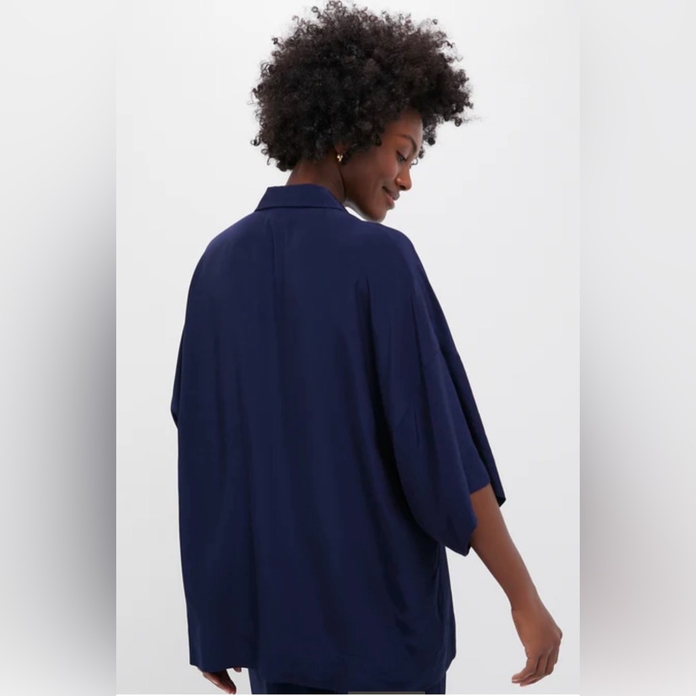 Tuckernuck Navy Viscose Charmeuse Nautilus Blouse | Gold Buttons | NWT | XS - Picture 5 of 9